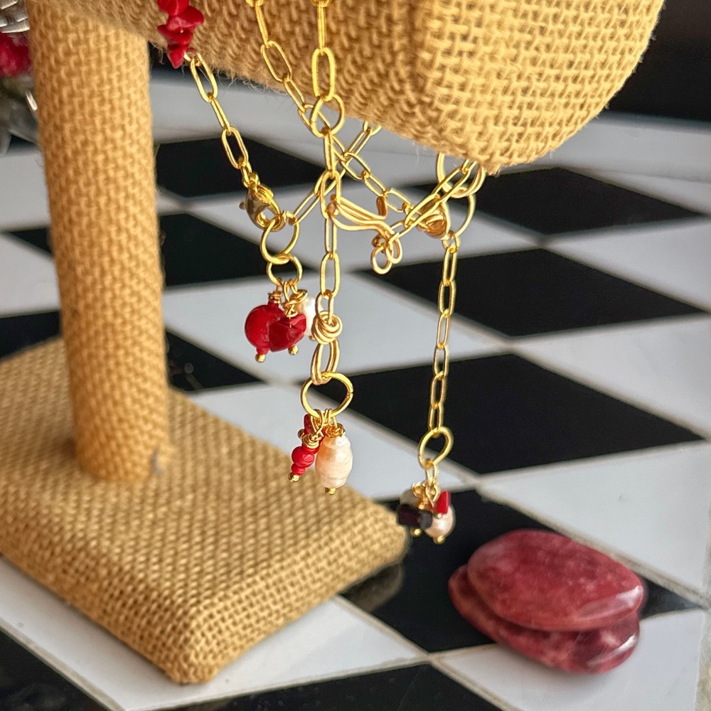 Red coral and gold gold love hearts dainty tennis adjustable bracelet - Picture 3 of 6